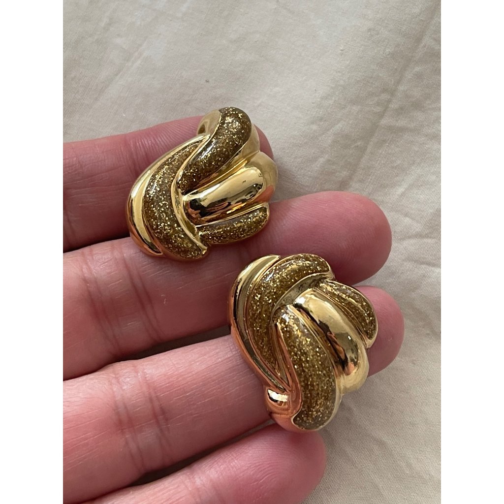 Vintage Gold Tone Shimmer Epoxy Gold Glitter Abstract Pierced Earrings 23$